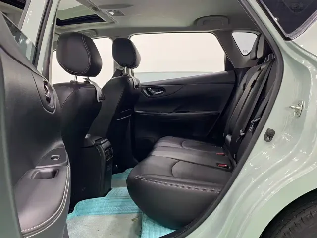 Nissan Tiida — Фото автомобиля 5