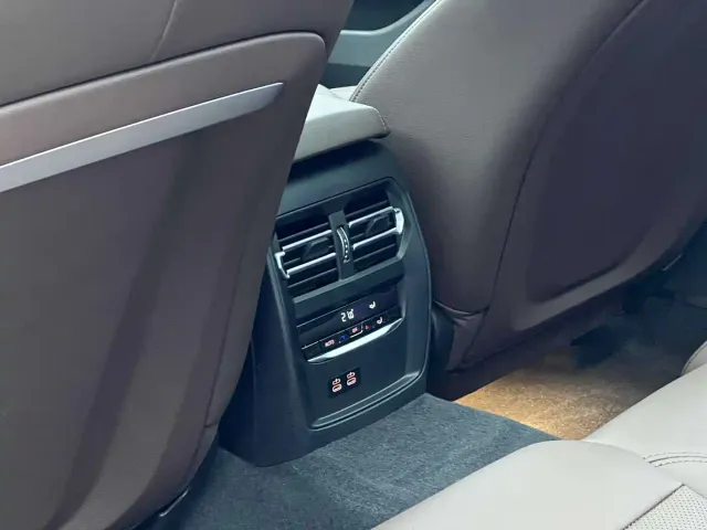 BMW 3 Series — Фото автомобиля 15