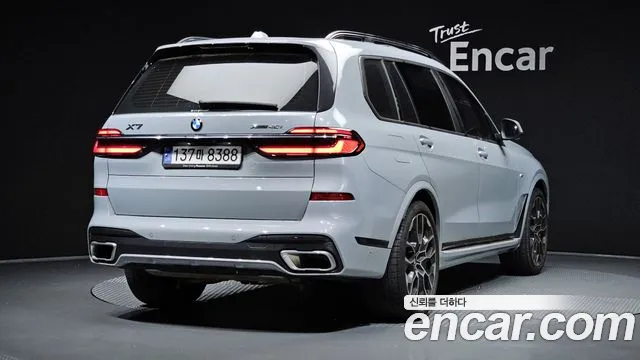 BMW X7 — Фото автомобиля 2
