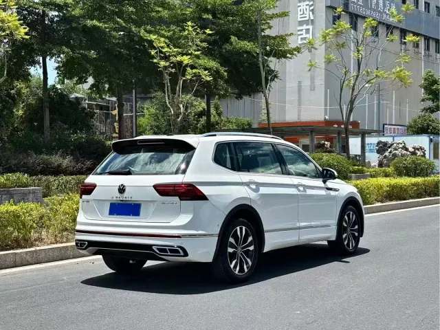 Volkswagen Tiguan L — Фото автомобиля 5