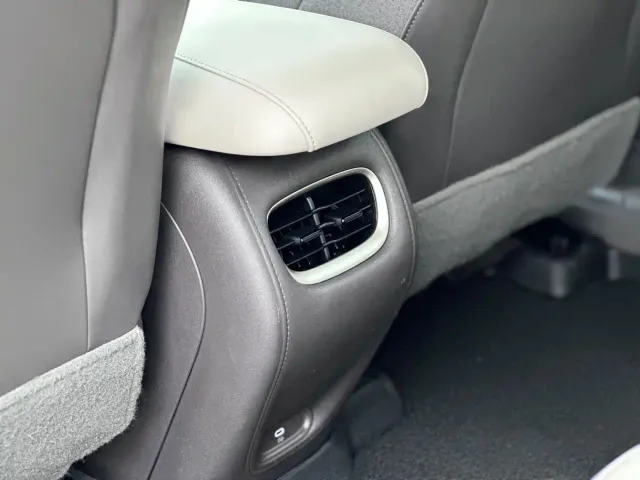 IM Motors LS6 — Фото автомобиля 11