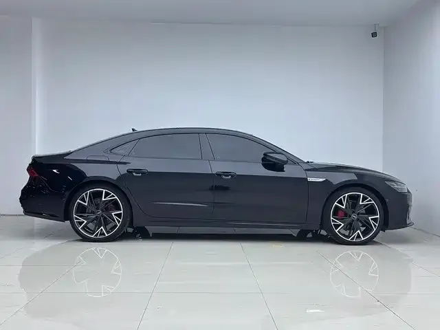 Audi A7L — Фото автомобиля 10