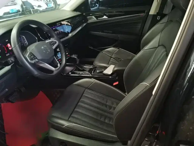 Volkswagen Passat — Фото автомобиля 14