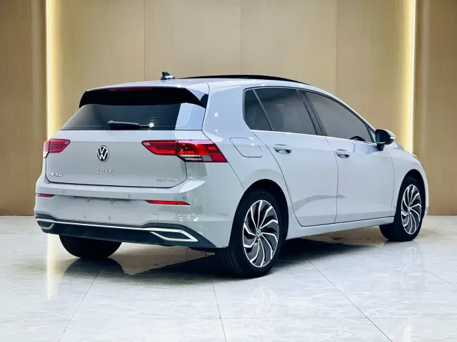 Volkswagen Golf — Фото автомобиля 3