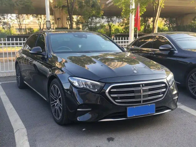 Mercedes-Benz E-Class — Фото автомобиля 8