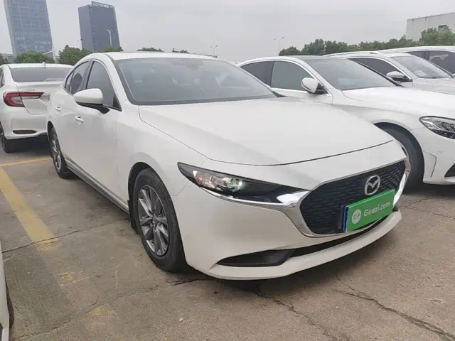 Mazda Axela — Фото автомобиля 3