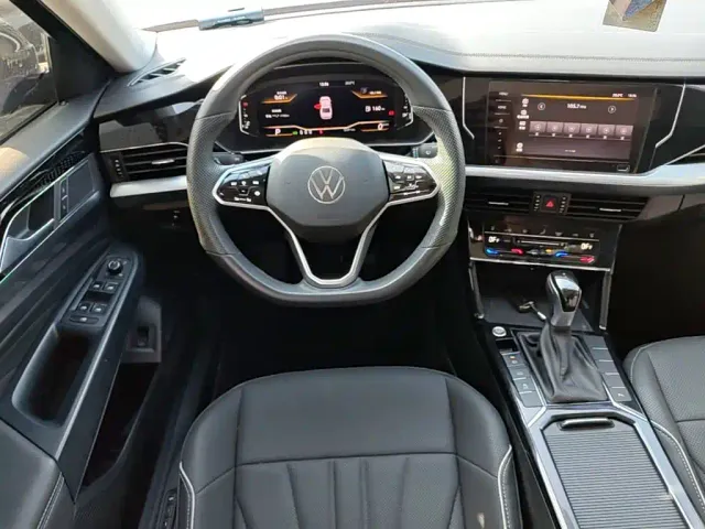 Volkswagen Passat — Фото автомобиля 10