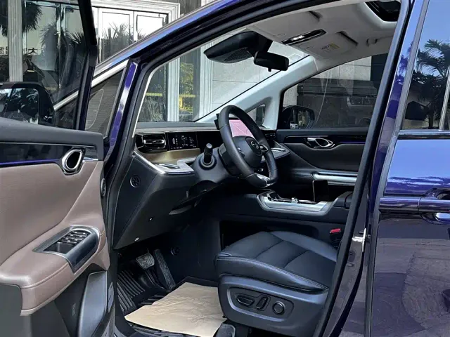 GAC Trumpchi E8 — Фото автомобиля 11