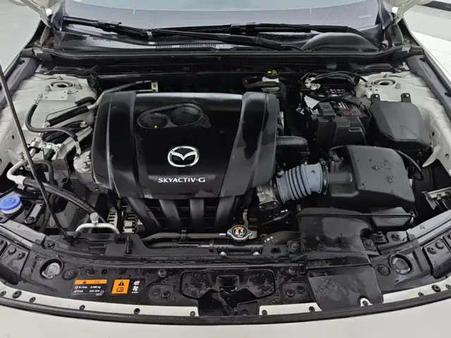 Mazda Axela — Фото автомобиля 10