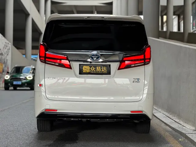 Toyota Alphard — Фото автомобиля 4