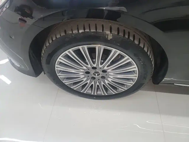Mercedes-Benz E-Class — Фото автомобиля 22