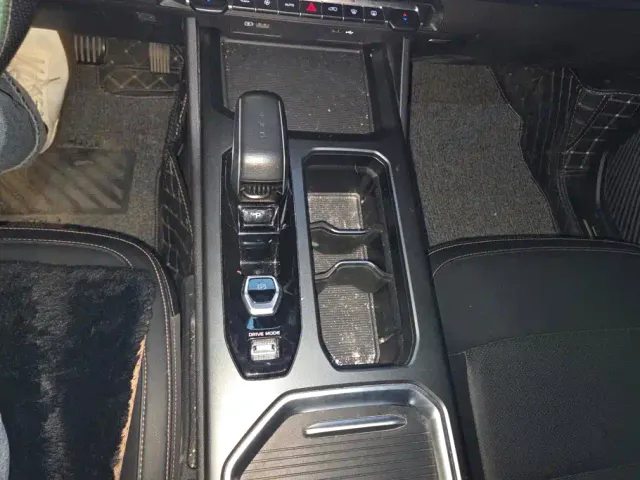 Geely Haoyue L — Фото автомобиля 16