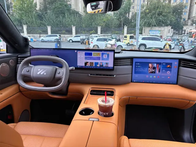 IM Motors LS8 — Фото автомобиля 12