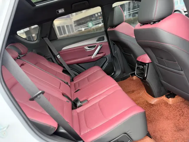 Jetour X70 Plus — Фото автомобиля 12