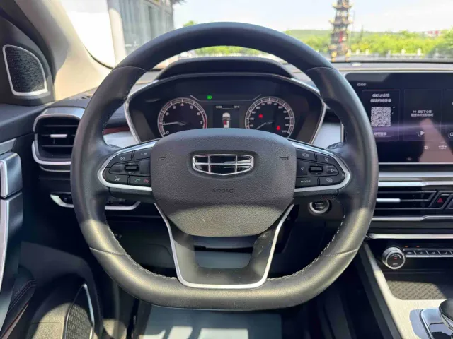 Geely Binyue — Фото автомобиля 16