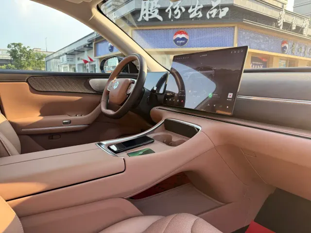Leapmotor C11 — Фото автомобиля 10