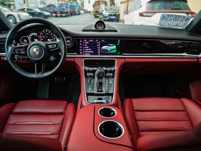 Porsche Panamera — Фото автомобиля 16