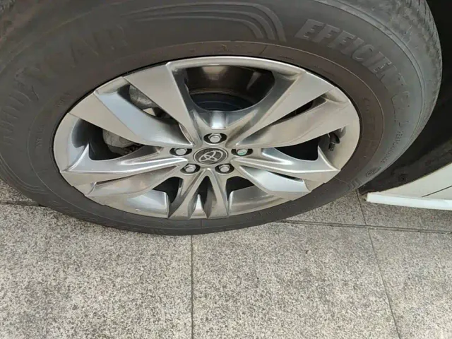 Toyota Sienna — Фото автомобиля 22