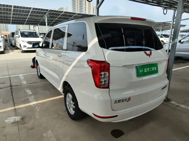 Wuling Hongguang — Фото автомобиля 4