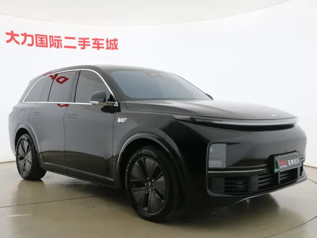 Li Auto L8 — Фото автомобиля 3