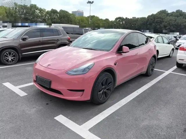 Фотография автомобиля — Tesla Model Y