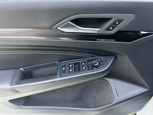 Volkswagen Golf — Фото автомобиля 8