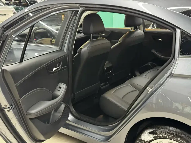Roewe i5 — Фото автомобиля 7