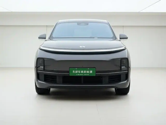 Li Auto L8 — Фото автомобиля 2