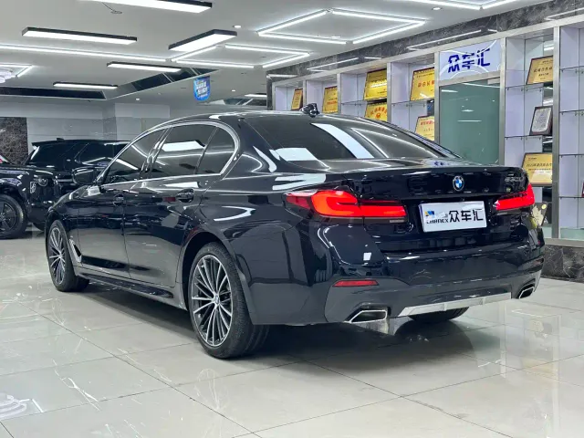 BMW 5 Series — Фото автомобиля 4