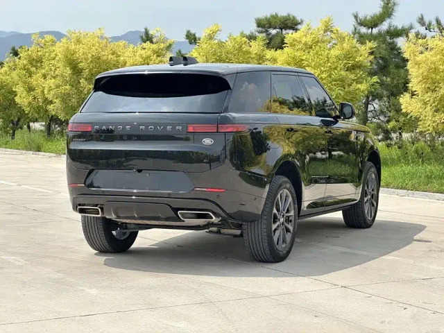 Land Rover Range Rover Sport — Фото автомобиля 5