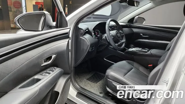 Hyundai Tucson Tucson (NX4) Дизель 2.0 2WD — Фото автомобиля 10
