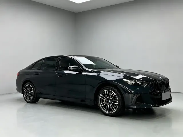 BMW 5 Series — Фото автомобиля 3