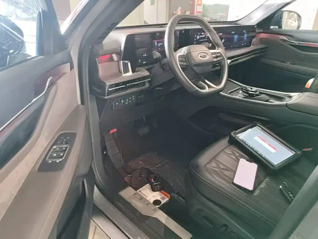 Ford Edge — Фото автомобиля 15