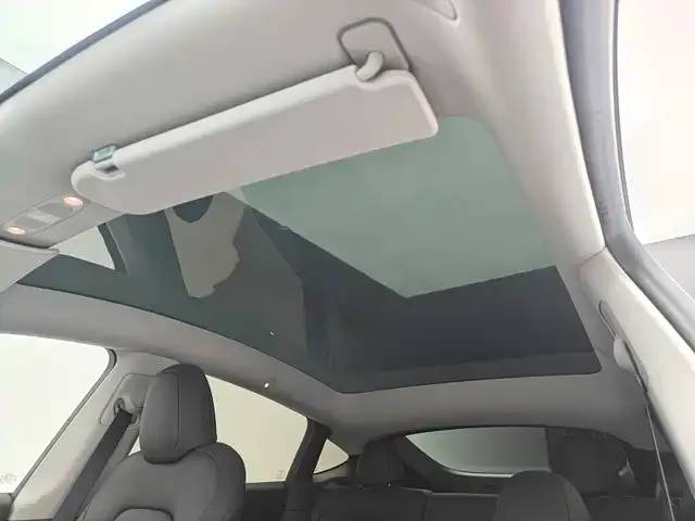 Tesla Model Y — Фото автомобиля 14