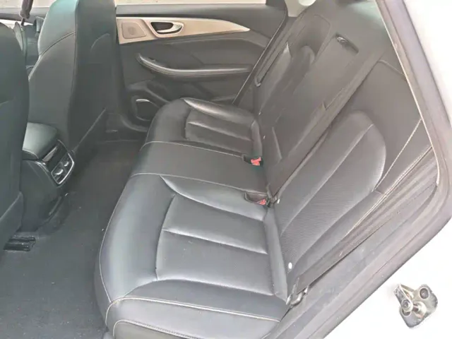 Roewe i6 MAX EV — Фото автомобиля 16
