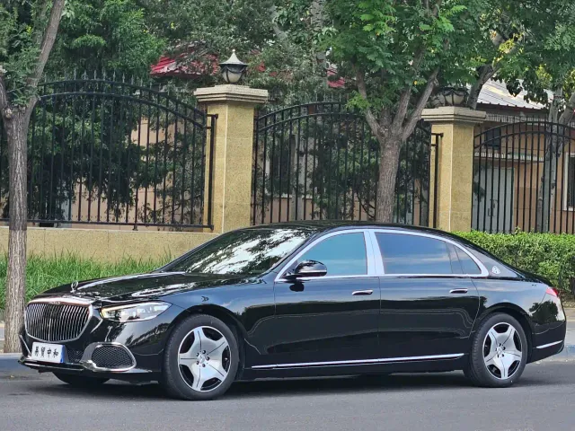 Фотография автомобиля — Mercedes-Benz Maybach S-Class