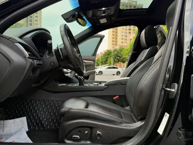 Cadillac CT5 — Фото автомобиля 23