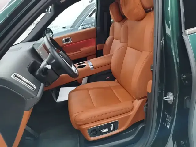 Li Auto L9 — Фото автомобиля 14
