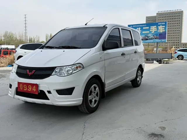 Wuling Hongguang — Фото автомобиля 3