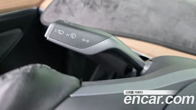 Tesla Model Y — Фото автомобиля 28