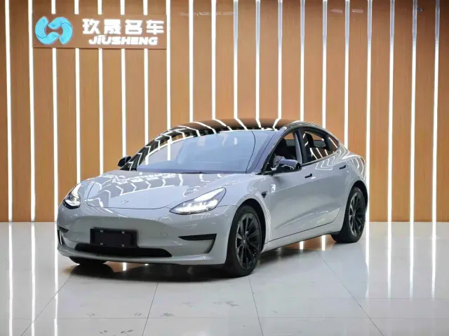 Фотография автомобиля — Tesla Model 3