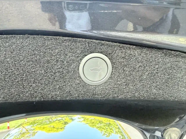 Tesla Model 3 — Фото автомобиля 15