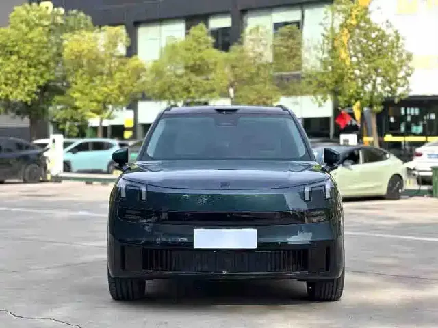 Lynk & Co 900 — Фото автомобиля 2
