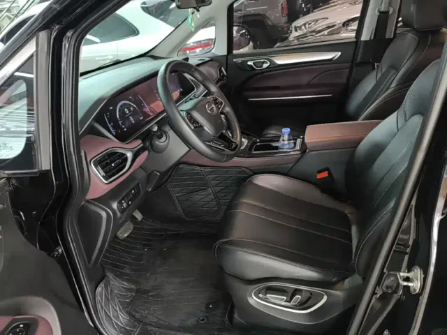 GAC Trumpchi M6 — Фото автомобиля 14