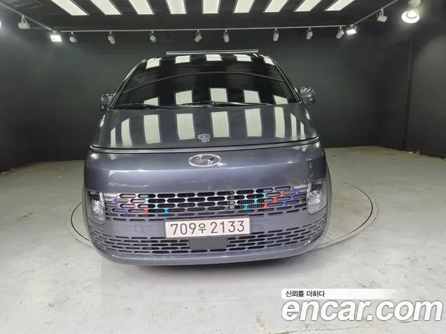 Фотография автомобиля — Hyundai Staria