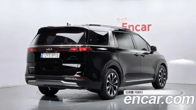 Kia Carnival Generation 4 — Фото автомобиля 2