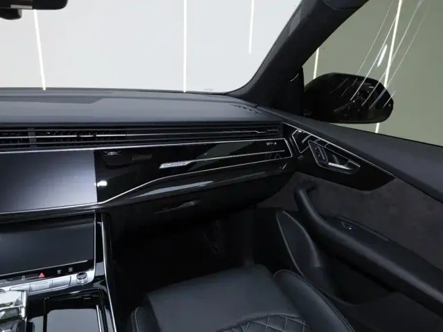 Audi Q8 — Фото автомобиля 26