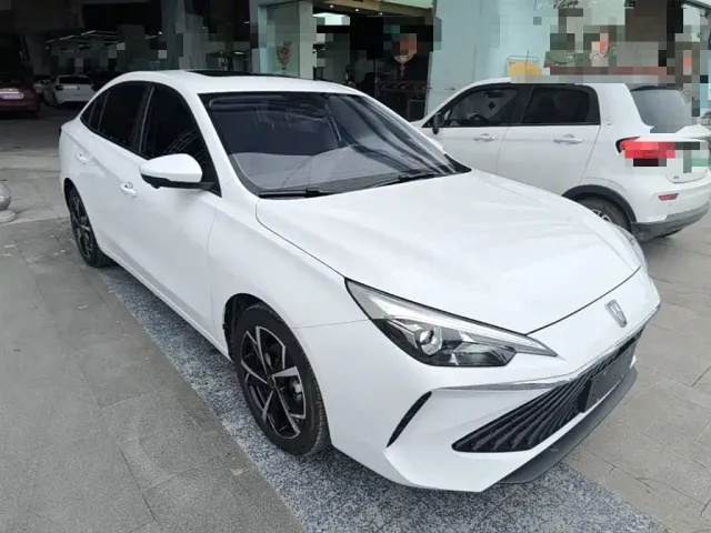 Roewe i5 — Фото автомобиля 3