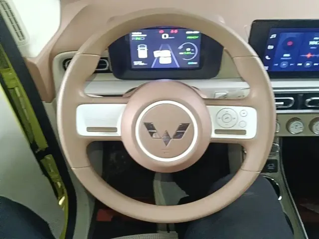 Wuling Hongguang Mini EV — Фото автомобиля 10