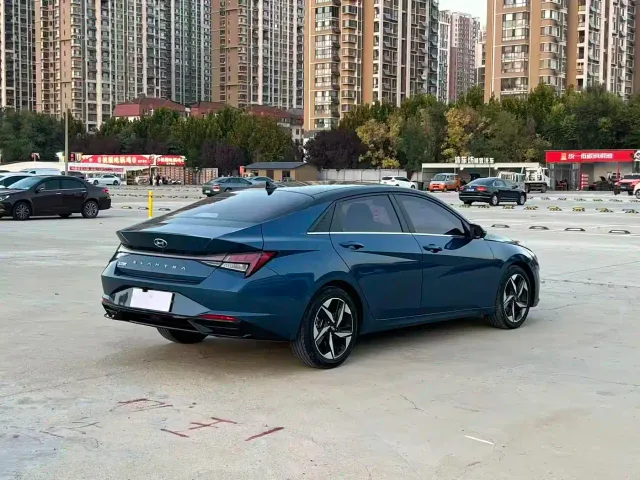 Hyundai Elantra — Фото автомобиля 4